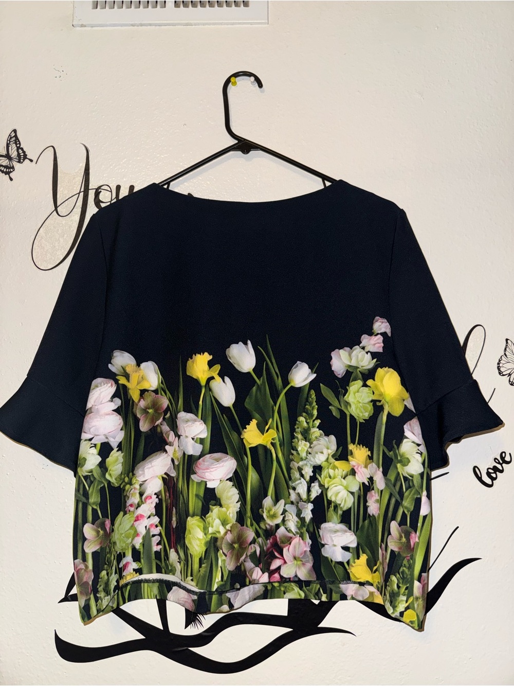 Victoria Beckham for Target Black Floral Print Blouse with White, Yellow & Green - Picture 5 of 9